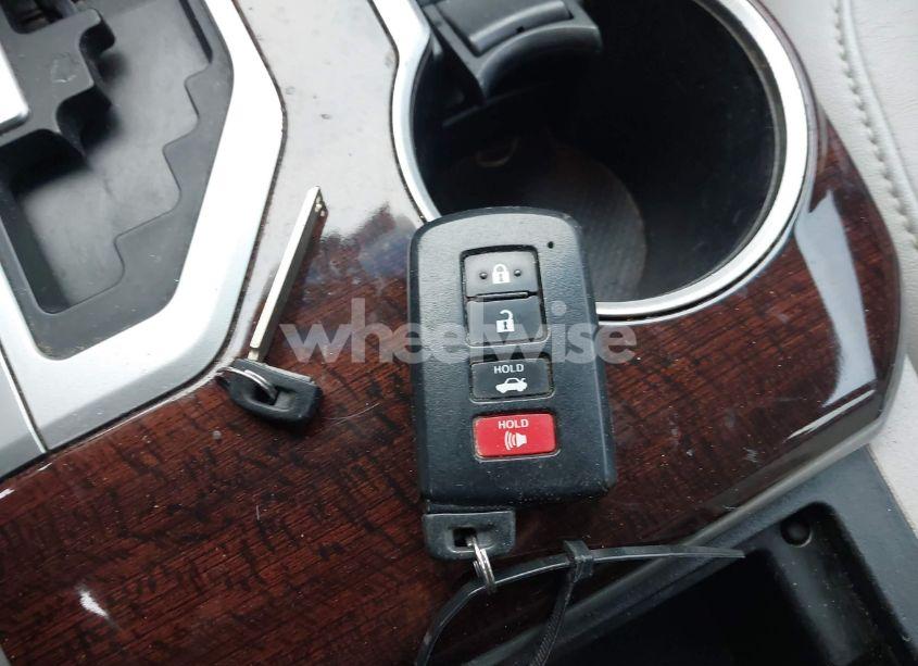 Photo 11 of 2014 Toyota Camry XLE V6 (VIN 4T1BK1FK7EU548333)