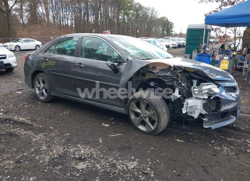 Photo 13 of 2014 Toyota Camry SE V6 (VIN 4T1BK1FK7EU549739)