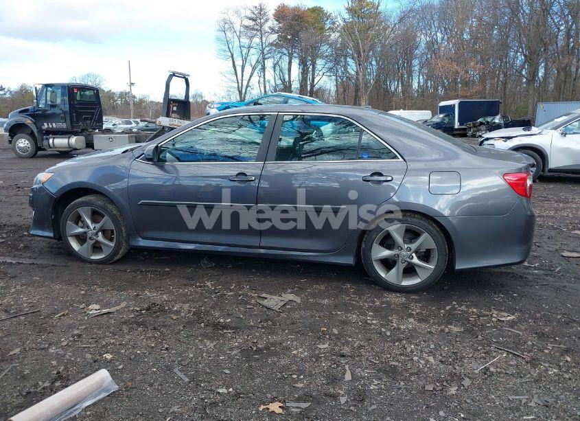 Photo 14 of 2014 Toyota Camry SE V6 (VIN 4T1BK1FK7EU549739)