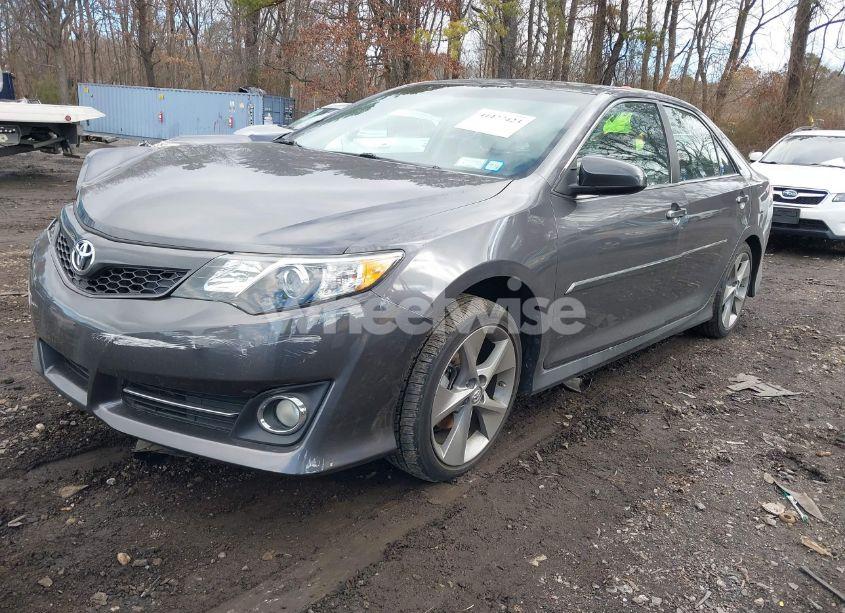 Photo 2 of 2014 Toyota Camry SE V6 (VIN 4T1BK1FK7EU549739)