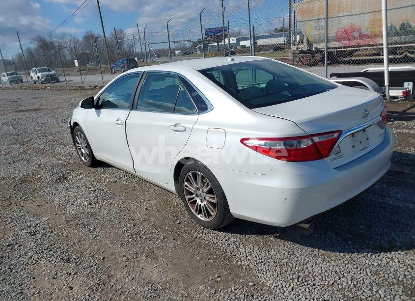 Photo 3 of 2015 Toyota Camry XLE V6 (VIN 4T1BK1FK7FU028716)