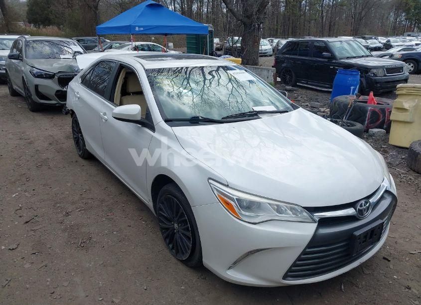 2016 Toyota Camry XLE V6 (VIN 4T1BK1FK7GU574854) main photo