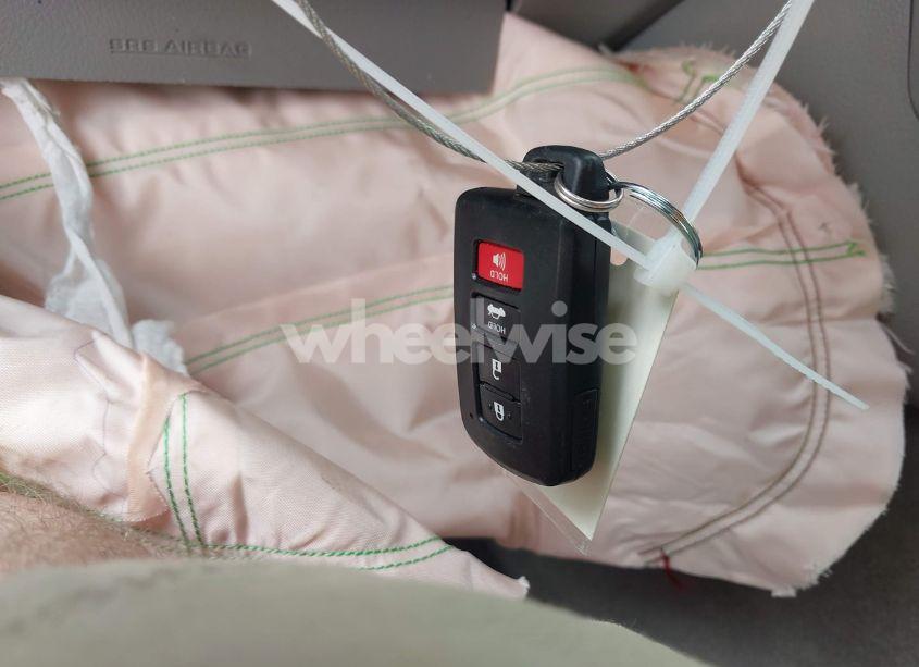 Photo 11 of 2012 Toyota Camry XLE V6 (VIN 4T1BK1FK8CU523132)