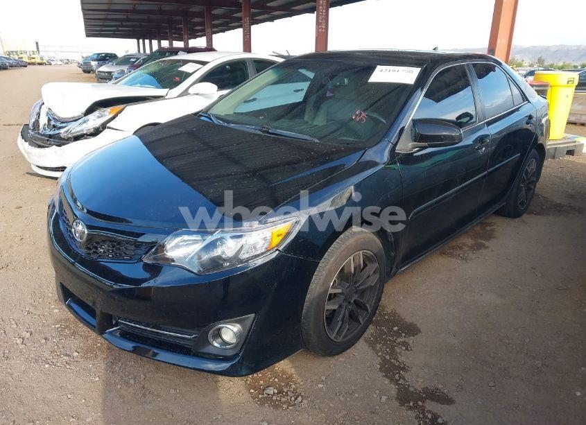 Photo 2 of 2013 Toyota Camry XLE V6 (VIN 4T1BK1FK8DU527697)