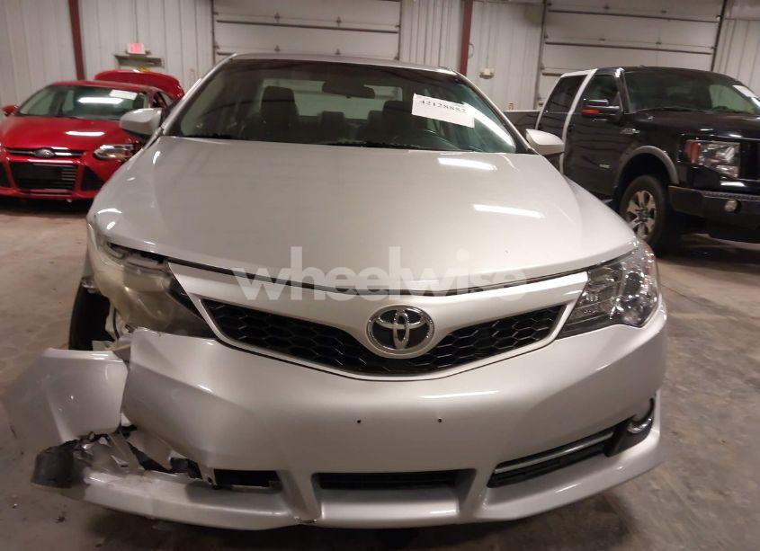 Photo 12 of 2014 Toyota Camry SE (VIN 4T1BK1FK8EU024835)
