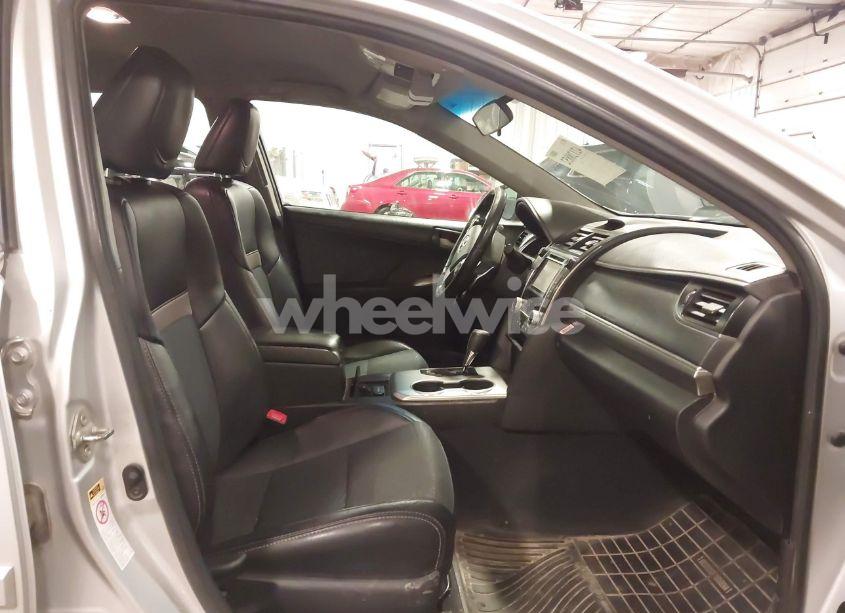 Photo 5 of 2014 Toyota Camry SE (VIN 4T1BK1FK8EU024835)