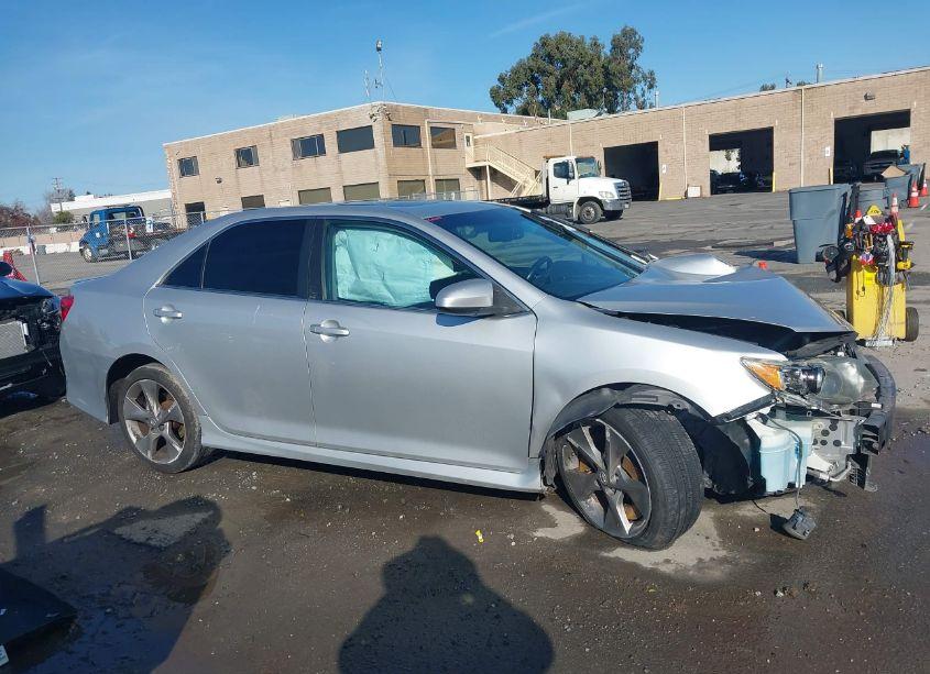 Photo 13 of 2014 Toyota Camry SE V6 (VIN 4T1BK1FK8EU025371)