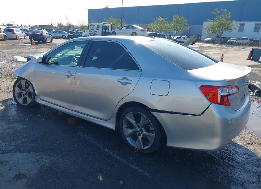 Photo 3 of 2014 Toyota Camry SE V6 (VIN 4T1BK1FK8EU025371)