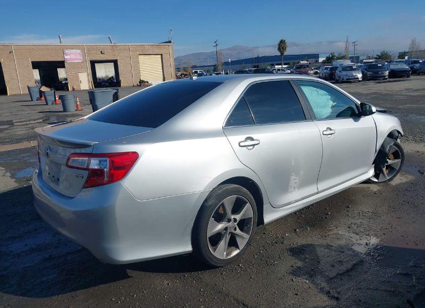 Photo 4 of 2014 Toyota Camry SE V6 (VIN 4T1BK1FK8EU025371)