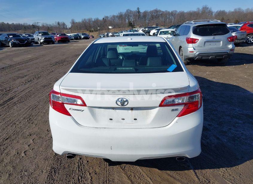 Photo 17 of 2014 Toyota Camry SE V6 (VIN 4T1BK1FK8EU025676)
