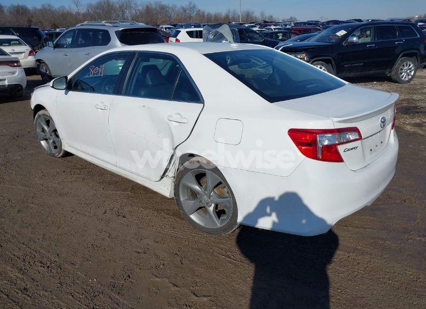 Photo 3 of 2014 Toyota Camry SE V6 (VIN 4T1BK1FK8EU025676)