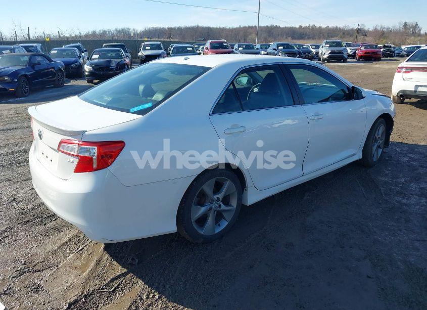 Photo 4 of 2014 Toyota Camry SE V6 (VIN 4T1BK1FK8EU025676)