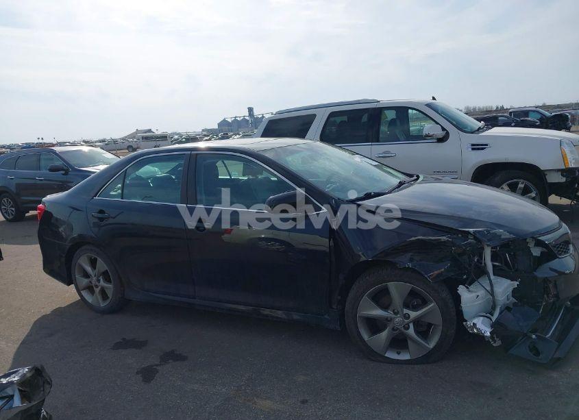 Photo 13 of 2014 Toyota Camry SE V6 (VIN 4T1BK1FK8EU547675)