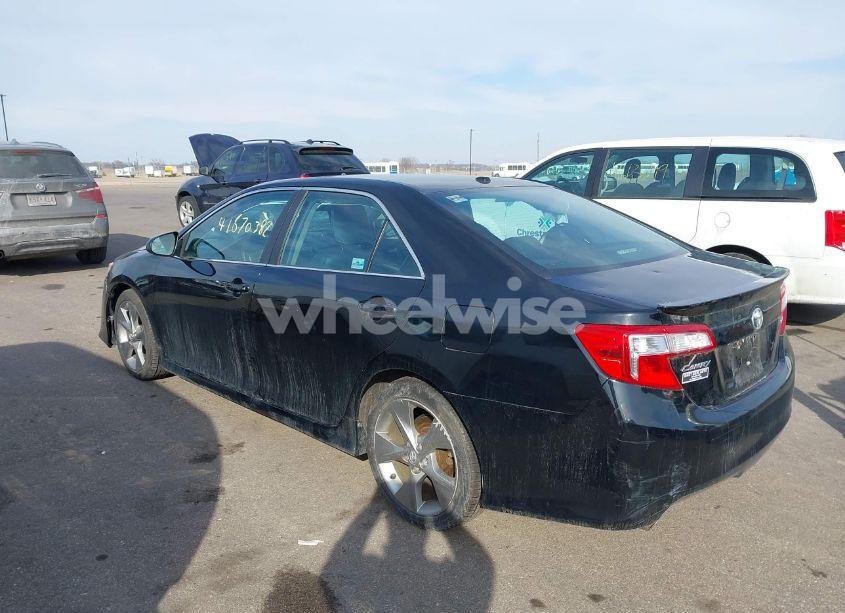Photo 3 of 2014 Toyota Camry SE V6 (VIN 4T1BK1FK8EU547675)