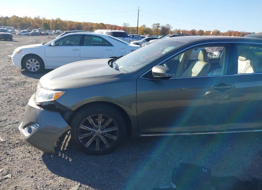 Photo 14 of 2014 Toyota Camry XLE V6 (VIN 4T1BK1FK8EU552648)