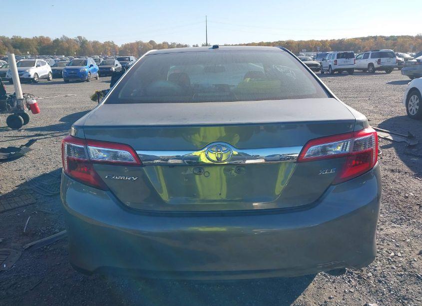 Photo 16 of 2014 Toyota Camry XLE V6 (VIN 4T1BK1FK8EU552648)