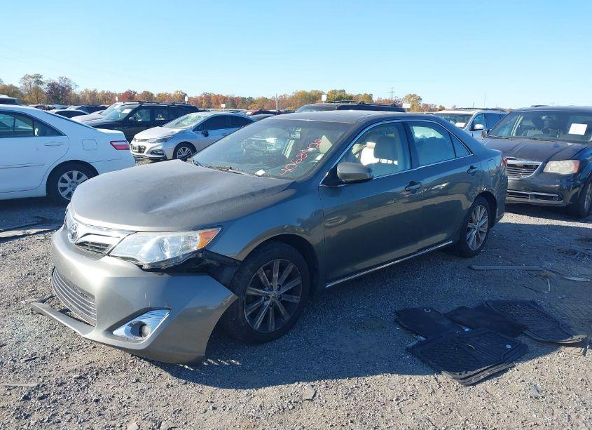 Photo 2 of 2014 Toyota Camry XLE V6 (VIN 4T1BK1FK8EU552648)