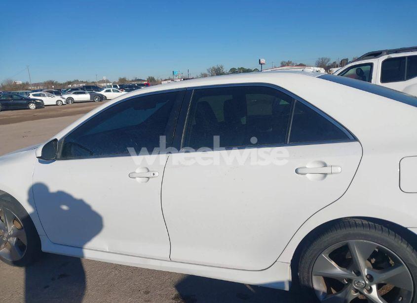 Photo 14 of 2013 Toyota Camry SE V6 (VIN 4T1BK1FK9DU020551)