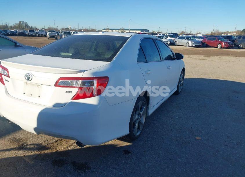 Photo 4 of 2013 Toyota Camry SE V6 (VIN 4T1BK1FK9DU020551)