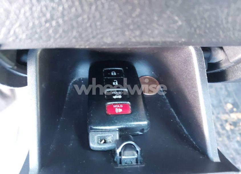 Photo 11 of 2015 Toyota Camry XSE V6 (VIN 4T1BK1FK9FU553910)