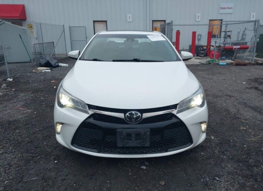 Photo 12 of 2015 Toyota Camry XSE V6 (VIN 4T1BK1FK9FU554040)