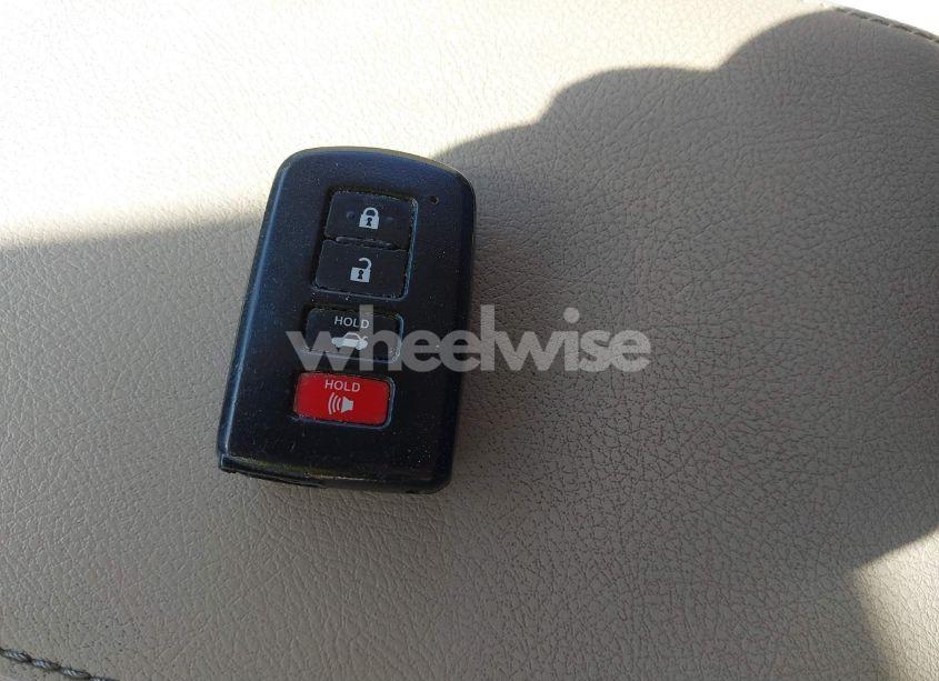 Photo 11 of 2012 Toyota Camry XLE V6 (VIN 4T1BK1FKXCU523889)