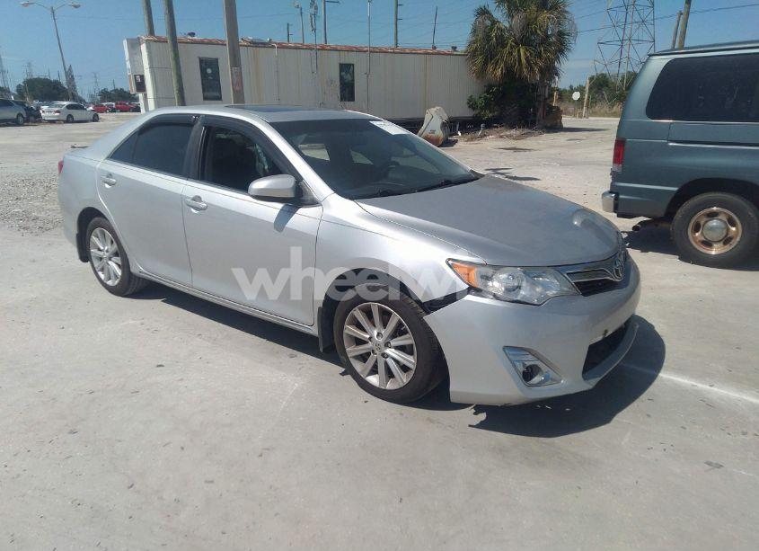 2013 Toyota Camry XLE V6 (VIN 4T1BK1FKXDU022051) main photo
