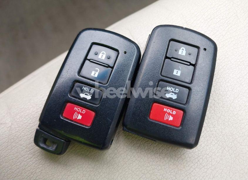 Photo 11 of 2013 Toyota Camry XLE V6 (VIN 4T1BK1FKXDU528642)