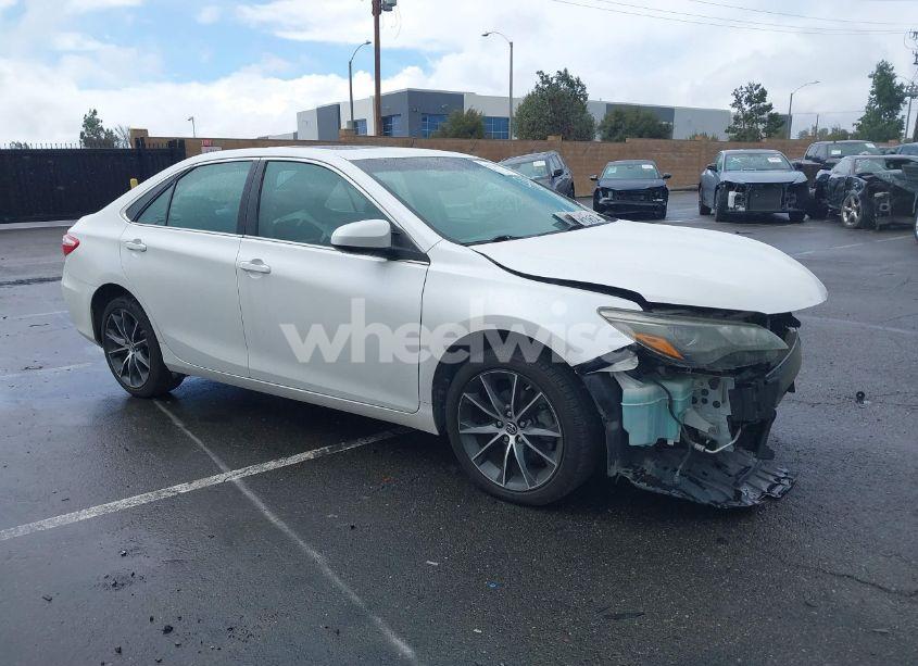 2015 Toyota Camry XSE V6 (VIN 4T1BK1FKXFU566195) main photo