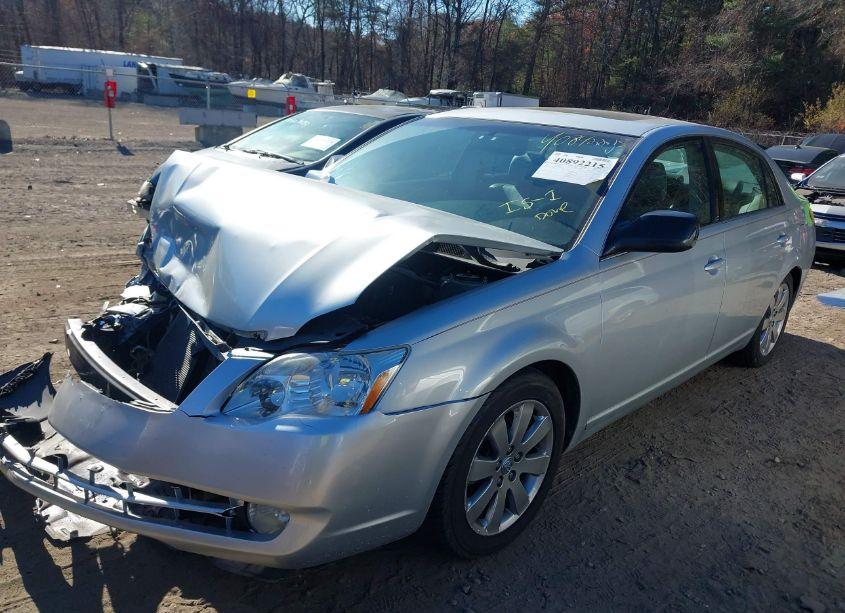 Photo 2 of 2005 Toyota Avalon XLS (VIN 4T1BK36B05U026672)