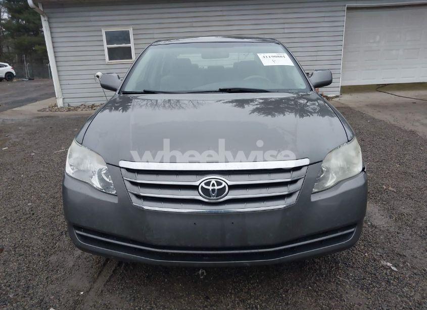 Photo 12 of 2005 Toyota Avalon XL (VIN 4T1BK36B05U037400)
