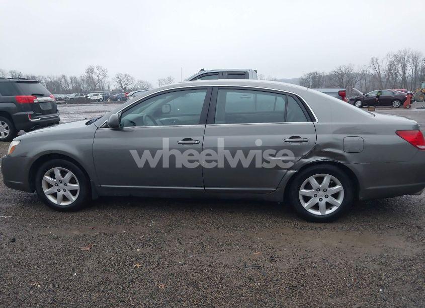 Photo 14 of 2005 Toyota Avalon XL (VIN 4T1BK36B05U037400)