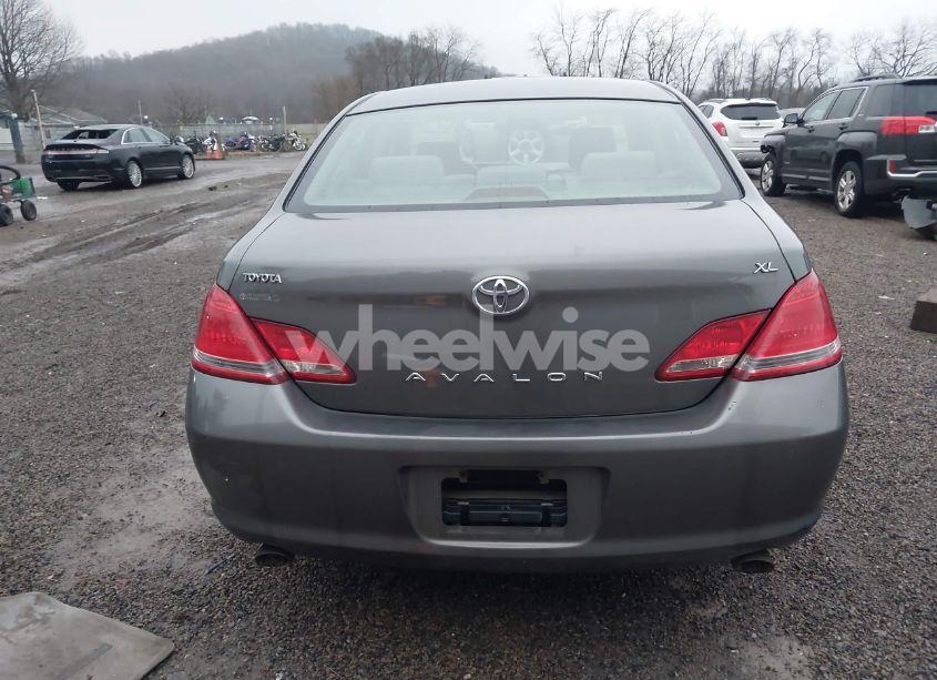 Photo 16 of 2005 Toyota Avalon XL (VIN 4T1BK36B05U037400)