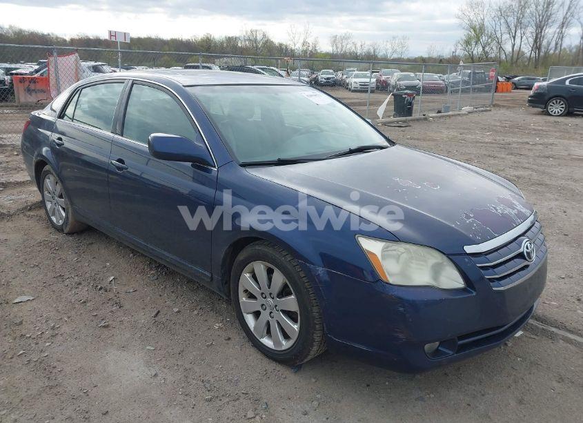 2005 Toyota Avalon XLS (VIN 4T1BK36B05U049028) main photo