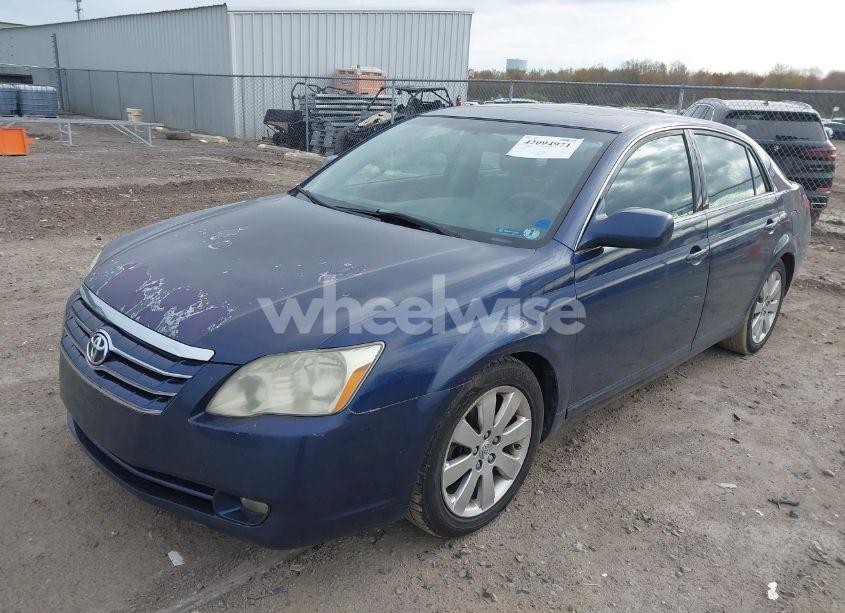 Photo 2 of 2005 Toyota Avalon XLS (VIN 4T1BK36B05U049028)