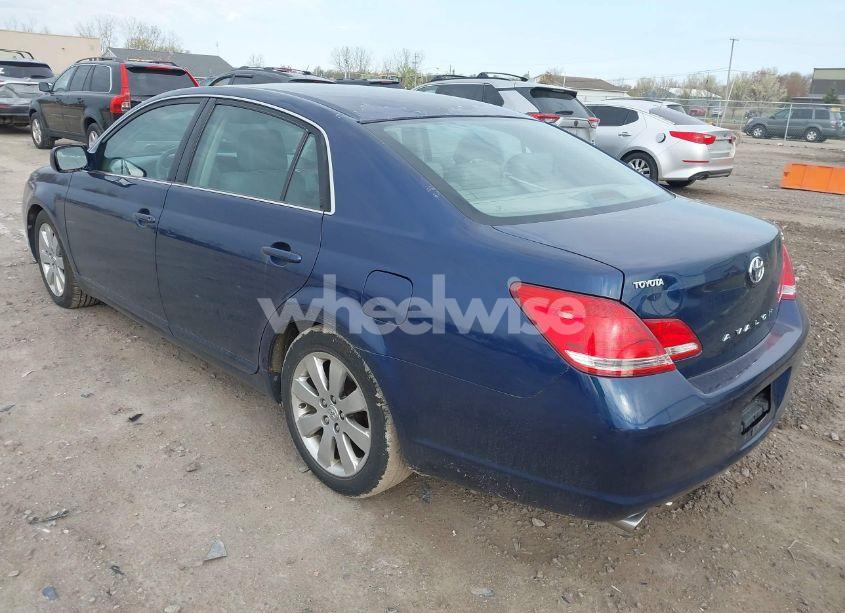 Photo 3 of 2005 Toyota Avalon XLS (VIN 4T1BK36B05U049028)