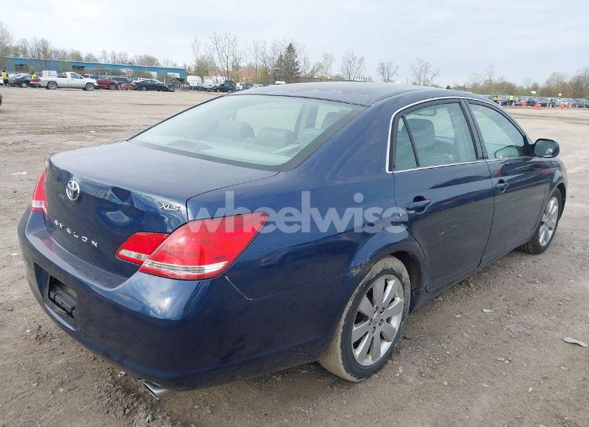 Photo 4 of 2005 Toyota Avalon XLS (VIN 4T1BK36B05U049028)