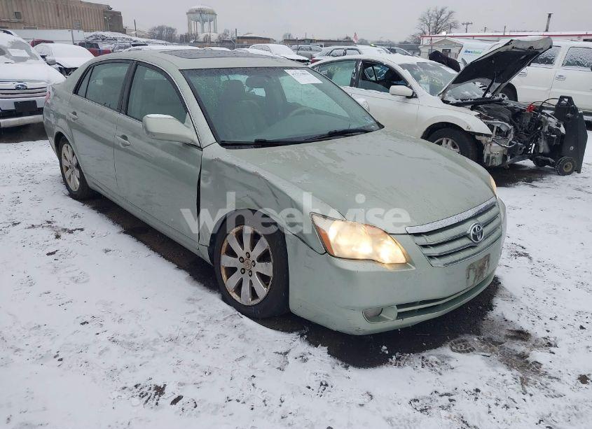 2005 Toyota Avalon XLS (VIN 4T1BK36B15U044260) main photo