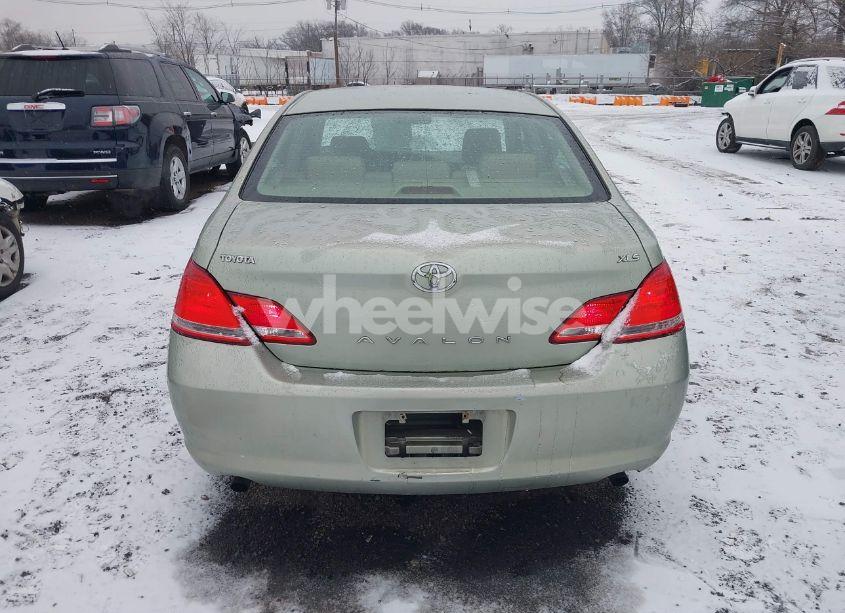 Photo 16 of 2005 Toyota Avalon XLS (VIN 4T1BK36B15U044260)