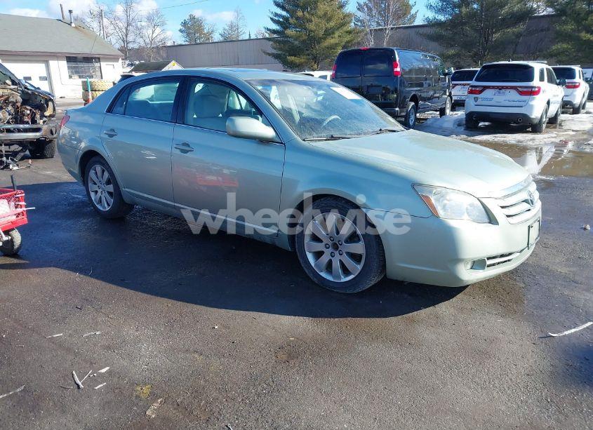2005 Toyota Avalon XLS (VIN 4T1BK36B15U047014) main photo