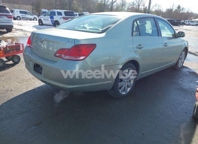 Photo 4 of 2005 Toyota Avalon XLS (VIN 4T1BK36B15U047014)