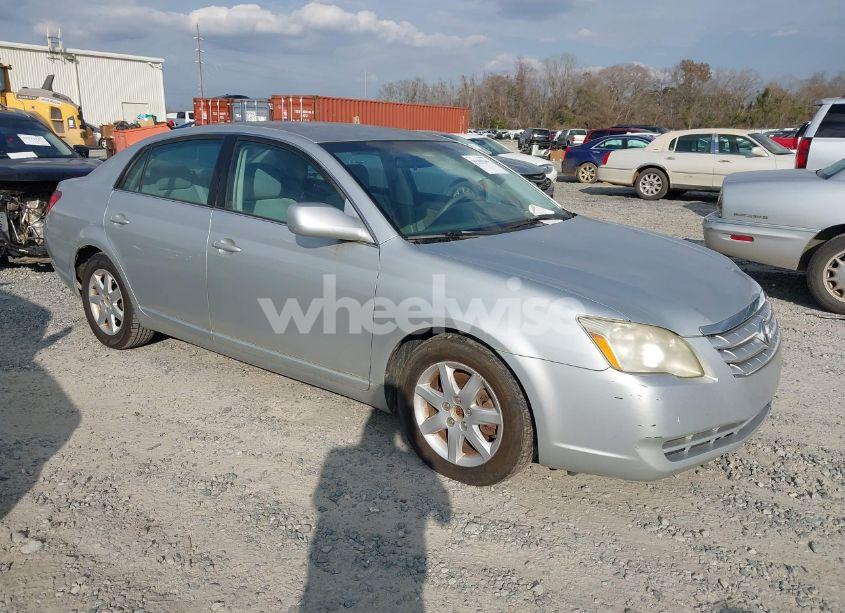 2007 Toyota Avalon XL (VIN 4T1BK36B17U238967) main photo