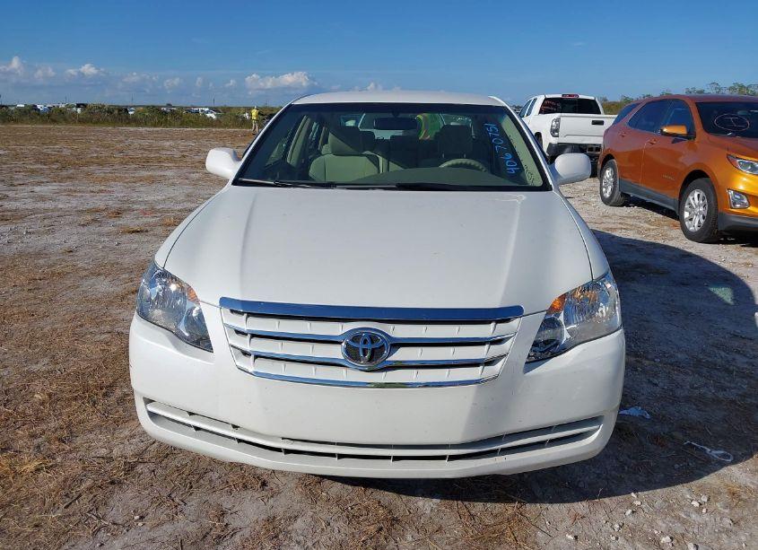Photo 11 of 2005 Toyota Avalon XL (VIN 4T1BK36B25U028486)