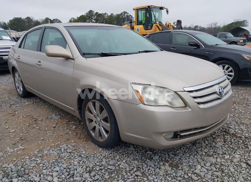 2005 Toyota Avalon XLS (VIN 4T1BK36B25U035244) main photo