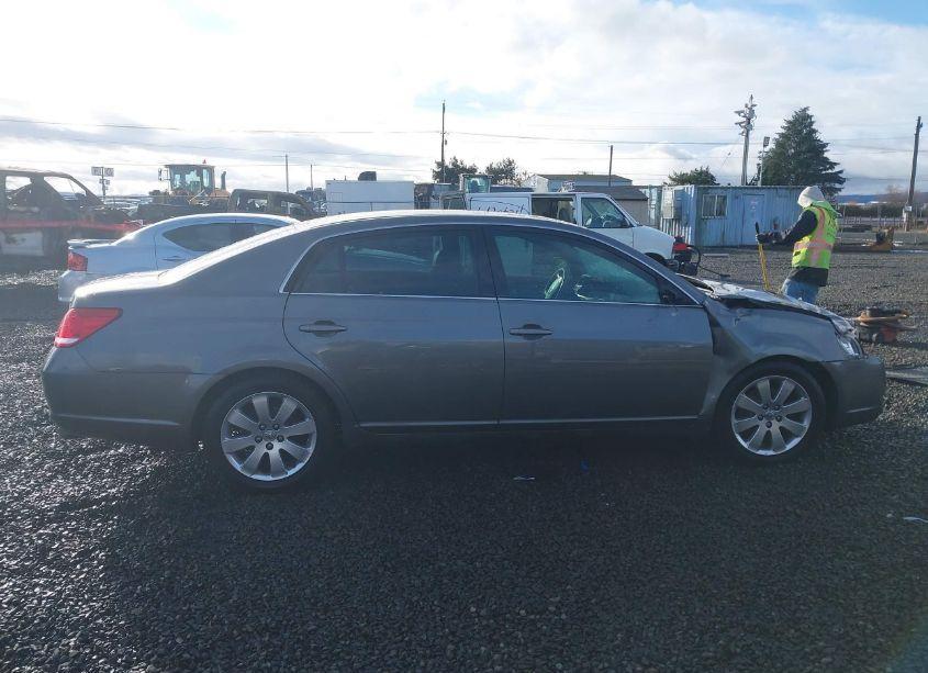 Photo 13 of 2005 Toyota Avalon XLS (VIN 4T1BK36B25U041092)