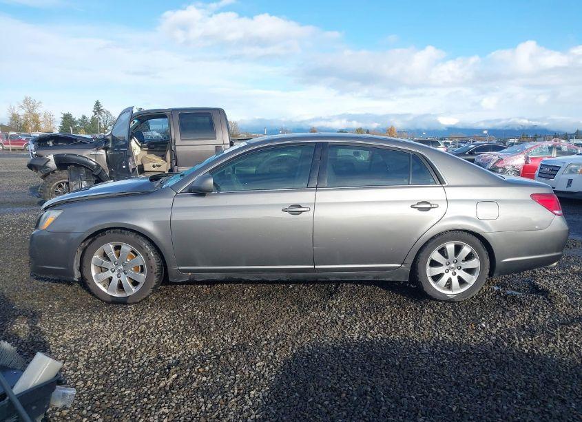 Photo 14 of 2005 Toyota Avalon XLS (VIN 4T1BK36B25U041092)