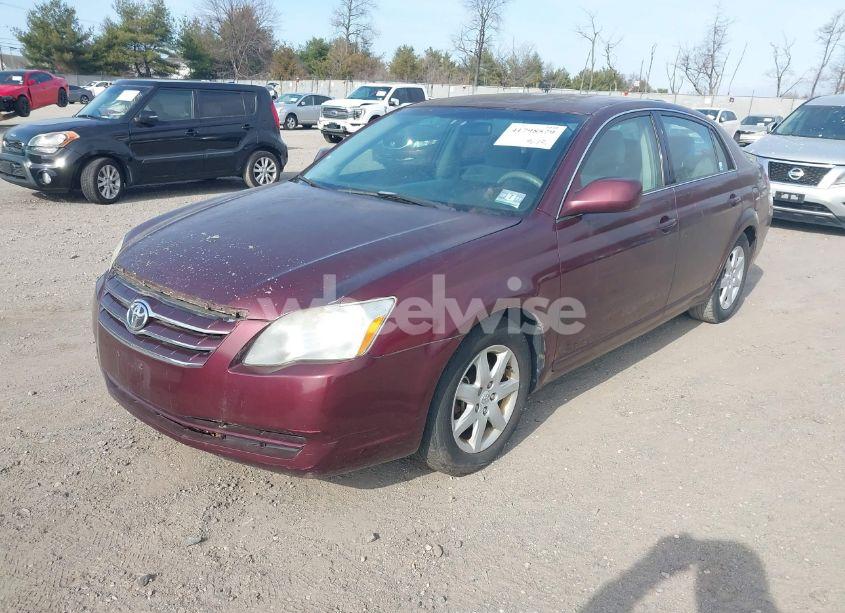 Photo 2 of 2005 Toyota Avalon XL (VIN 4T1BK36B25U057969)