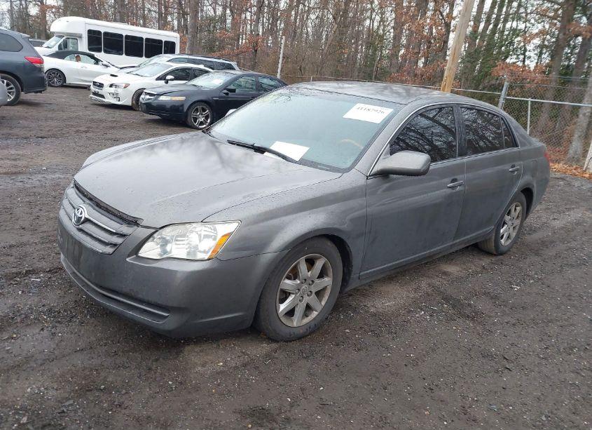 Photo 2 of 2006 Toyota Avalon XL (VIN 4T1BK36B26U126967)