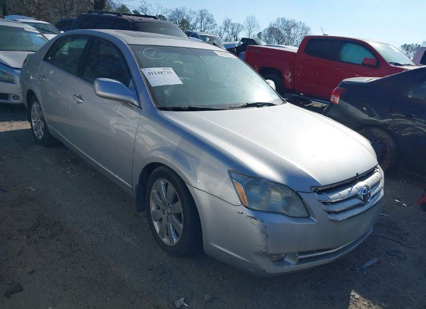 2005 Toyota Avalon XLS (VIN 4T1BK36B35U008599) main photo