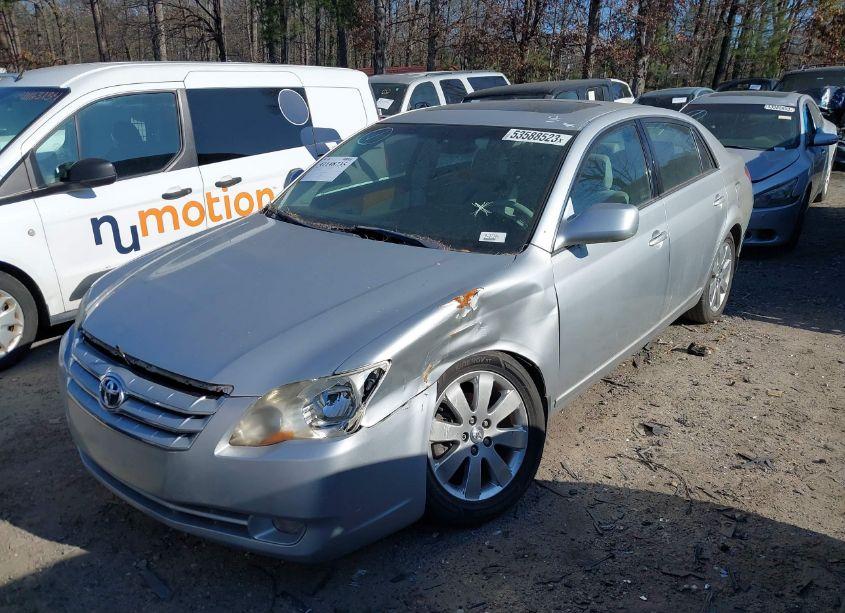 Photo 2 of 2005 Toyota Avalon XLS (VIN 4T1BK36B35U008599)